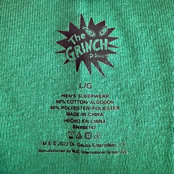 Dr. Seuss The Grinch Green and Red Long Sleeve Sleep Tee - Picture 5 of 6